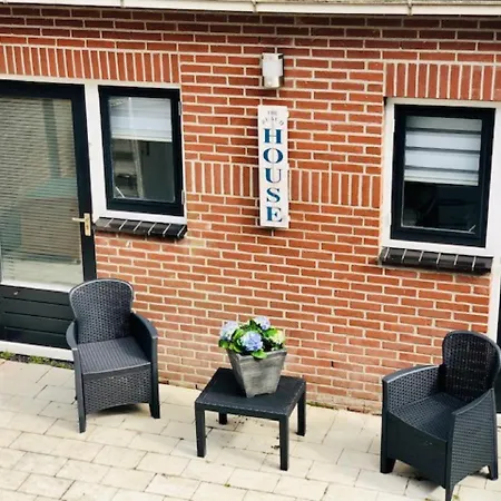 Have A Stay! - Blue House 350 Meters From Sea 아파트 *